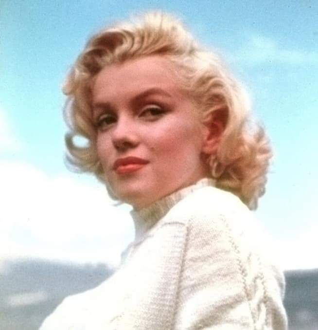 iam___alexandra's tweet image. La princesa Diana y Marilyn Monroe son dos mujeres que cambiaron el mundo de diferentes maneras aunque lastimosamente fueron asesinadas por la misma razón, revelar el tráfico sexual de niños de las grandes masas.#anonymus #PizzaGateIsReal