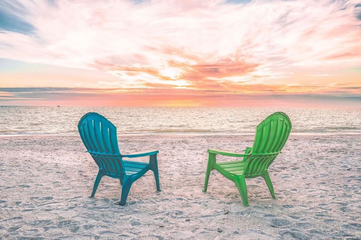beachlifemind's tweet photo. "Rule #1 is don’t sweat the small stuff. Rule #2 is, it’s all small stuff." #beachlifemindset #beachmoreworryless
photo: @davidscarolaphotography
#bonitabeach https://t.co/d8tYCUmjgl