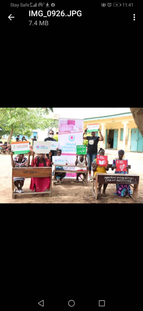 KWGFoundation's tweet photo. @KWGFoundation got 100+ teenage girls at Gosa together. 
We shared HYGIENIC,Reusable, sanitary pads to them. 
They also got counseling on issues they they go through.
We understand that we can't solve all of life's problems,but we can start somewhere.
Thank you for supporting us https://t.co/nY3iHG0e4m