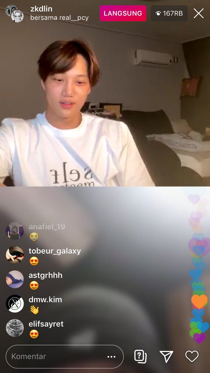 less_star2013's tweet photo. When the internet didn’t cooperate.. Kai &amp; Chanyeol live IG #KAI #CHANYEOL #EXO @weareoneEXO https://t.co/L0SPjvH0e7