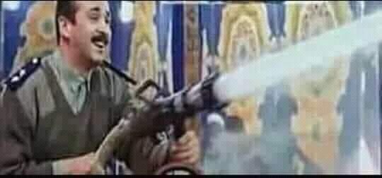 *لما الاقي نمله عالحيطه في الحمام😂