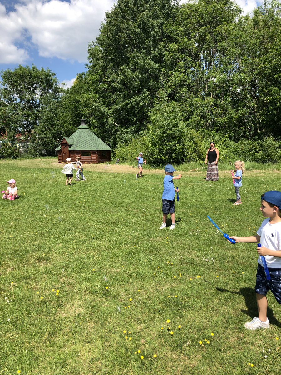 KnypersleyFirst's tweet photo. Year 1 are having a great time with their bubble wands in their bubbles this afternoon #Knypersleylovesbubbles #bubblesarefun https://t.co/LFZvcZRaQk