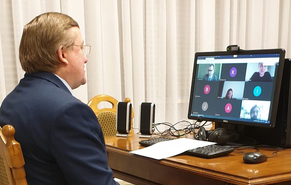 BelarusEmbPol's tweet photo. W dniu 01.06.2020 odbyło się online-spotkanie Ambasadora 🇧🇾W.Czuszewa ze studentami i wykładowcami Katedry Białorutenistyki Uniwersytetu Warszawskiego. Głównym tematem przemówienia zostały obchody #BY75. Poruszono niektóre aspekty współpracy dwustronnej, obchody Dnia Dziecka https://t.co/XcPbkccEKB