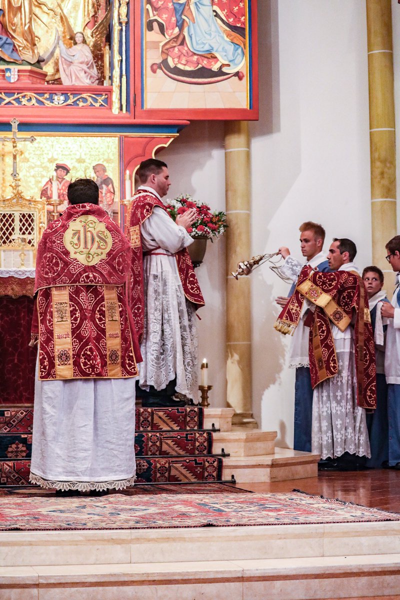 MaryOratory's tweet photo. Vigil of Pentecost, St. Mary’s Oratory, Wausau WI, 2020 (part 2)
#Pentecost #vgil #HolySpirit #CatholicTwitter #tradition https://t.co/UQyT7RAFQQ