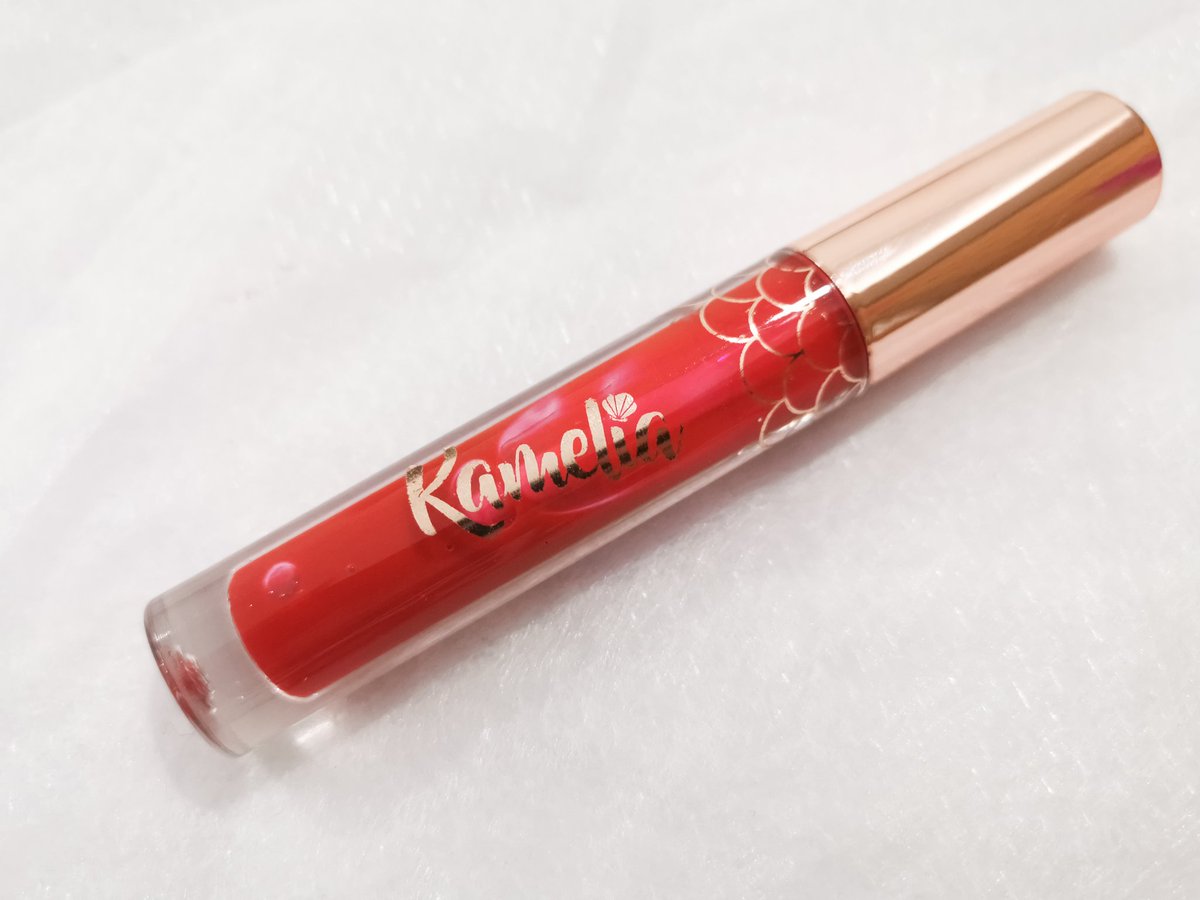   @itskameliahq Mermaid Queen Gloss2019 was a good year for local brand glosses! I was super excited when this launched and it lived up to my expectations 