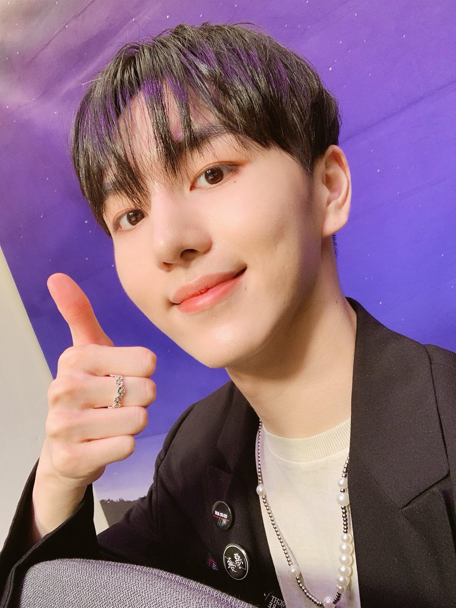 casperradio_'s tweet photo. #키Sing부스
6월 첫번째 날, 첫번째 월요일 키싱부스와 함께해주셔서 감사합니다💫 역대급으로 길었던 98초페이지🤍 글귀도 모든게 감동두배! 💜 다음주 월요일도 꾸디와 함께해요☺️
#펜타곤 #키노 #PENTAGON #KINO https://t.co/nPQWMWVAqm