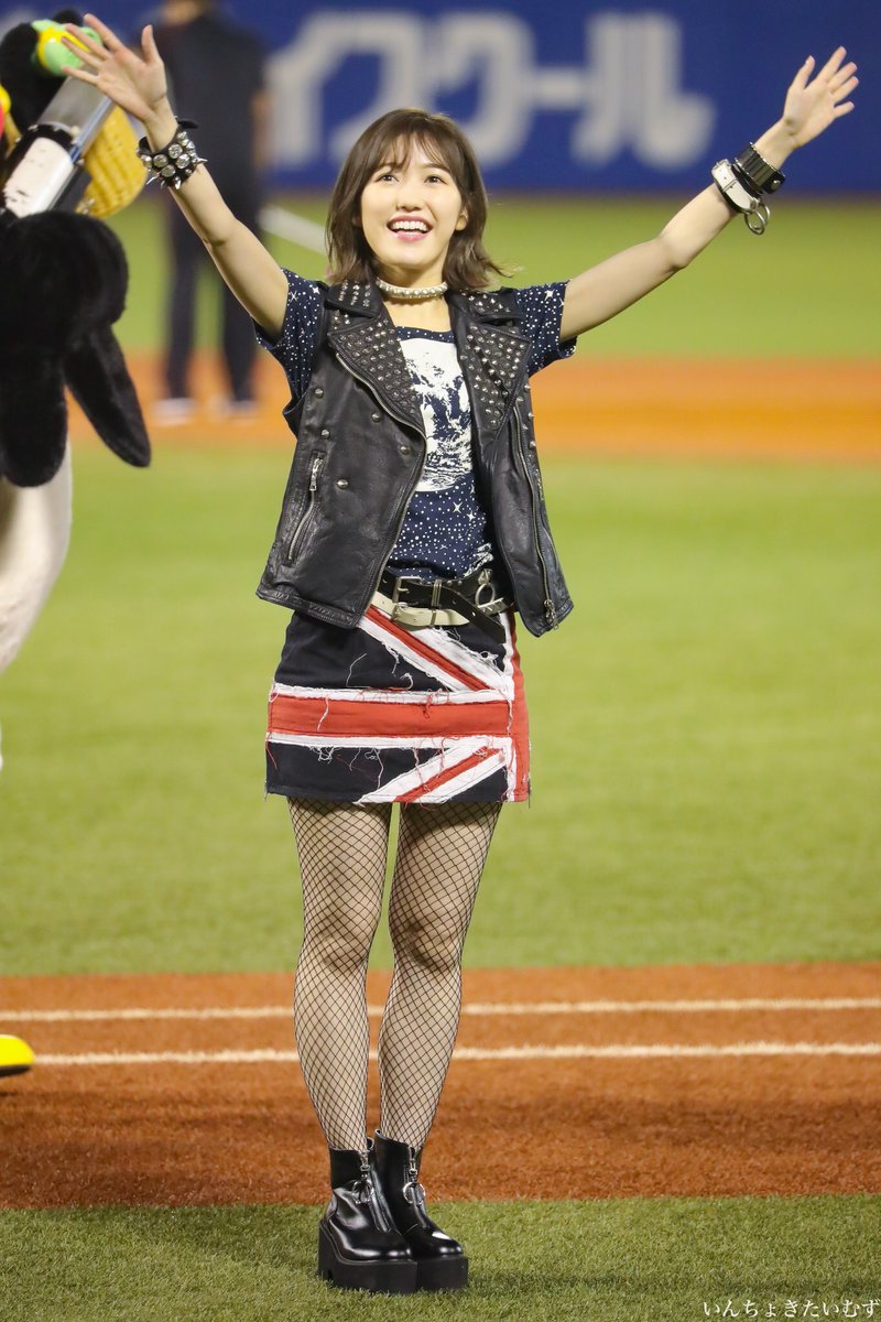 InchokiTimes's tweet photo. まゆゆ芸能界引退か...  寂しいなぁ、、、
神宮の始球式見に行った思い出...
14年間お疲れ様でした！ https://t.co/YLhAgP3LYI