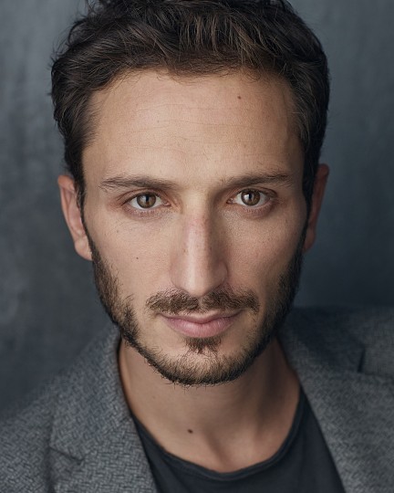 CPMagents's tweet photo. New month, new client! We're very excited to welcome @Alexis_Danan to Clarendon, and another @Drama_Studio graduate #UK2020grads. A versatile and engaging actor, originally from France. Bienvenue Alexis! https://t.co/IZZjPjYuWZ https://t.co/OzN0rUh6nF