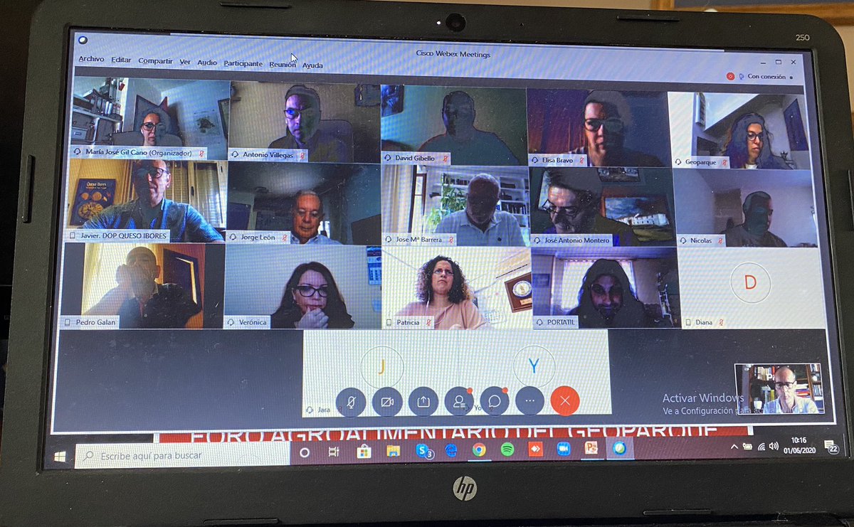 VilluercasGPark's tweet photo. #EGNWeek2020
Muy productivo y provechoso el Foro Agroalimentario que hemos celebrado. Una alianza público - privada para unir el sector con el turismo. Pasito a pasito sin parar. Gracias @OleoExt #geoabejas por vuestros testimonios y a @SaraGentilini6 de @MAGMAGEOPARK #GEOFood https://t.co/JQebzaI2ui