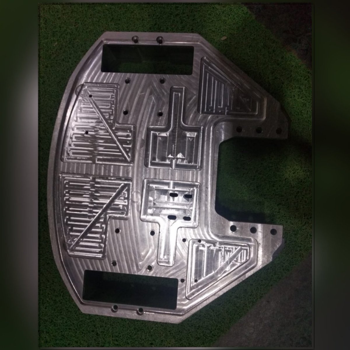 visionbotz's tweet photo. Making Of VENUS Chassis😍 #InternationalRobowarChampion #Machining #Unibody #6061t6 #MechanicalStuff #Visionbotz #Techfest #Gensace #Banebots #Propdrive #Redbrick #Vex #Colson #Battlebots2019 #BattleBots #Combat #Robowar #Robotics #Upgradation #Teamindia #Makeinindia #Venus https://t.co/zM9QheOVNH