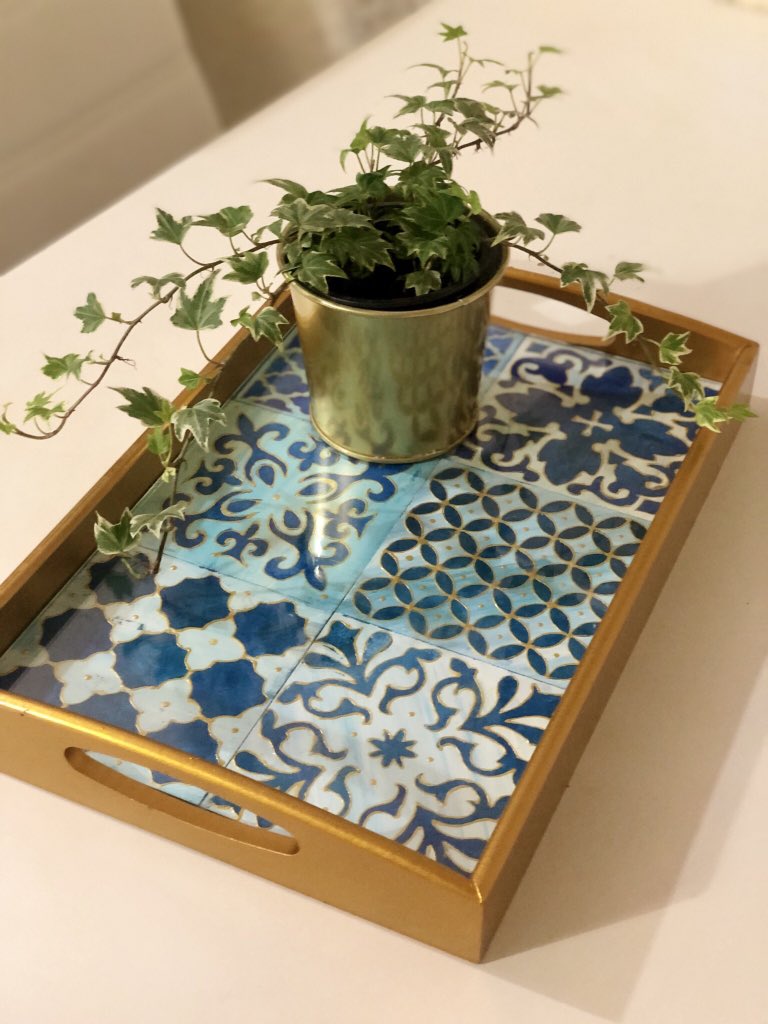 AbudyMaldives's tweet photo. Ocean blues multipurpose wooden tray with with a touch. Tiles are covered with glass to protect from any kind of stain
Size: 9x13 inches
Price: MVR1000
#handpainted #woodentray #multipurposetray #madeinmaldives #homedecor #abudymaldives2020 #dhivehiufehdhumeh
#breakfasttrays https://t.co/18GE4D1yL4