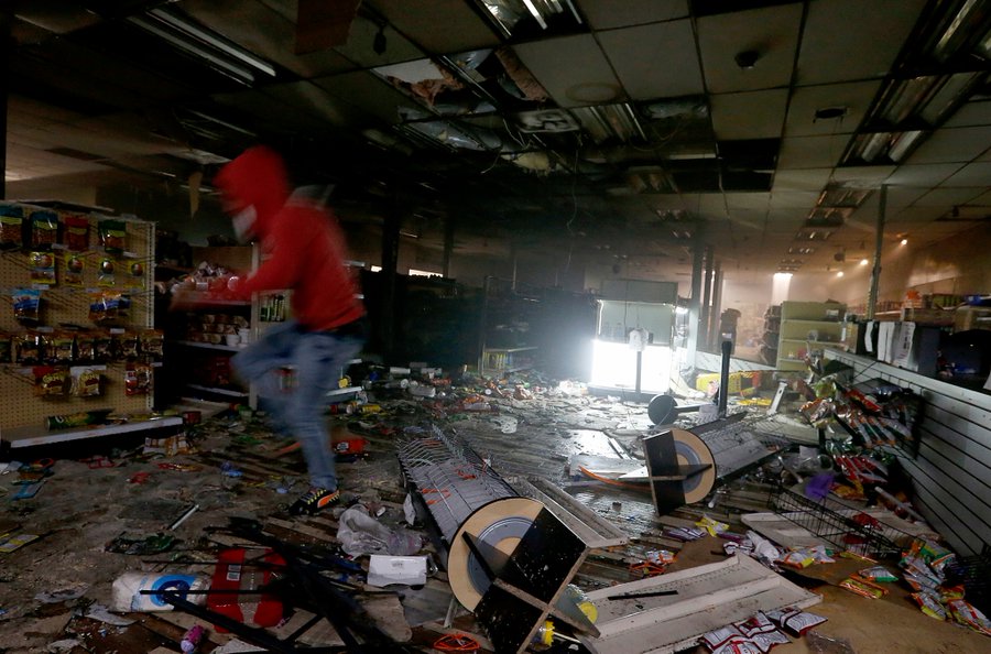 EZbsAGaUEAUr7Lh?format=jpg&name=900x900