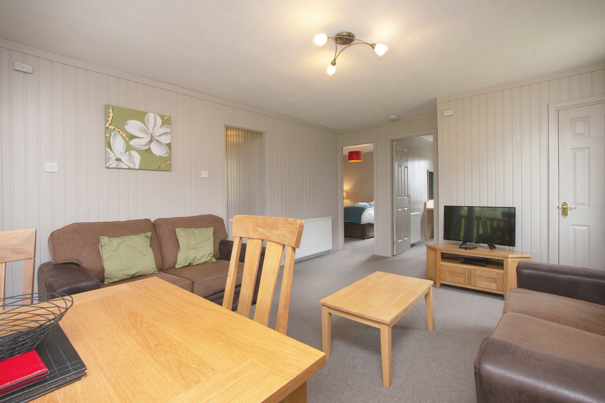 ArgyllHolidays's tweet photo. ★ COMPETITION TIME ★

We're missing our guests, so we thought we'd give away a FREE short break in a Rowan Hot Tub Lodge at Hunters Quay, which can be enjoyed once we're open again.

Follow, Retweet &amp; Tell us who you'd bring💕 https://t.co/jEhGrqmmQJ
