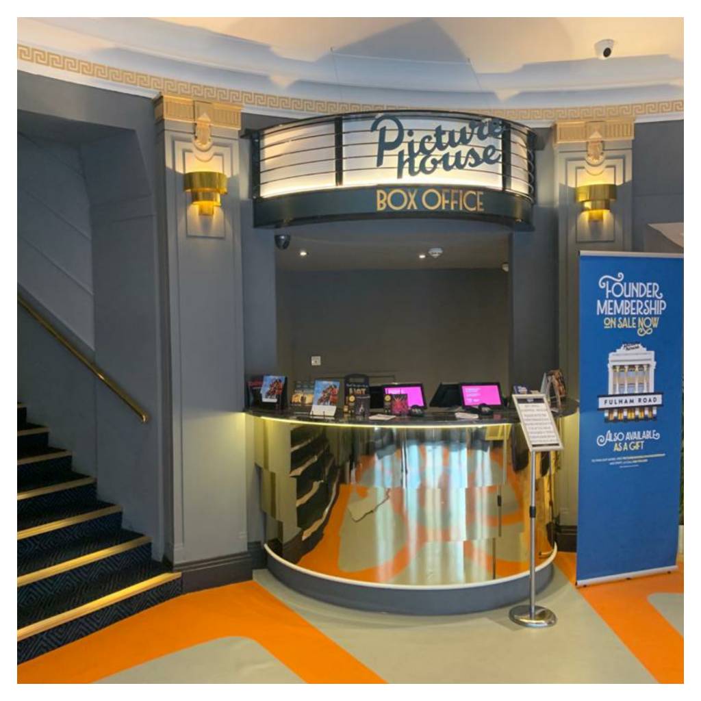 FitoutsUk's tweet photo. A refined interior installation to this beautiful historic building - Fulham Road Picture House @picturehouses

#boxoffice #cinemainterior #reception #receptioncounter  #customcabinetry #cinema #picturehouse #fulham  #commercialinstallations #completefitoutsuk https://t.co/etKkW7Vv4D