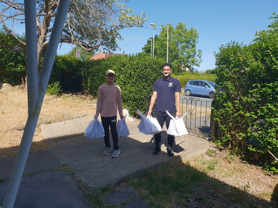 LLLCommunityHub's tweet image. Craft packs all done and delivered last week with our buddies at The Lingfield Centre. Thank you so much @cllr_dan_cohen, Cllr Buckley &amp;amp; Cllr Harrand for making these possible, many lovely messages of thanks - loads of kids now trying to figure out how to build and fly kites!