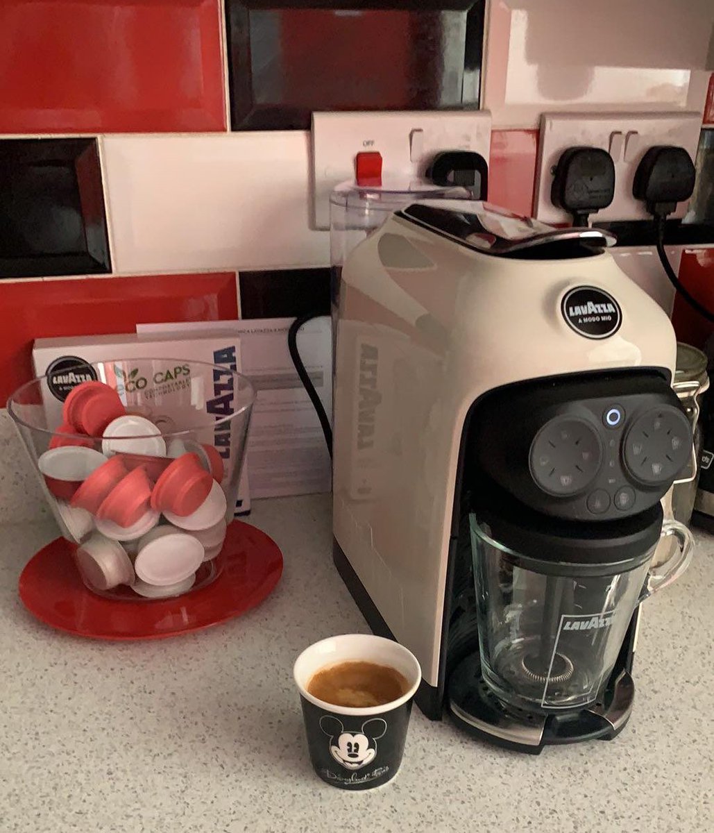 chrisconnolly86's tweet photo. An early Fathers Day present from the little โun. Amazing @LavazzaUK @lavazzagroup Espresso for me (and the odd cappuccino for the missus) #lavazzacoffee #lavazzaamodomio #coffee #espresso #fathersdaygifts #disney #ecocaps https://t.co/pATWw66ARJ