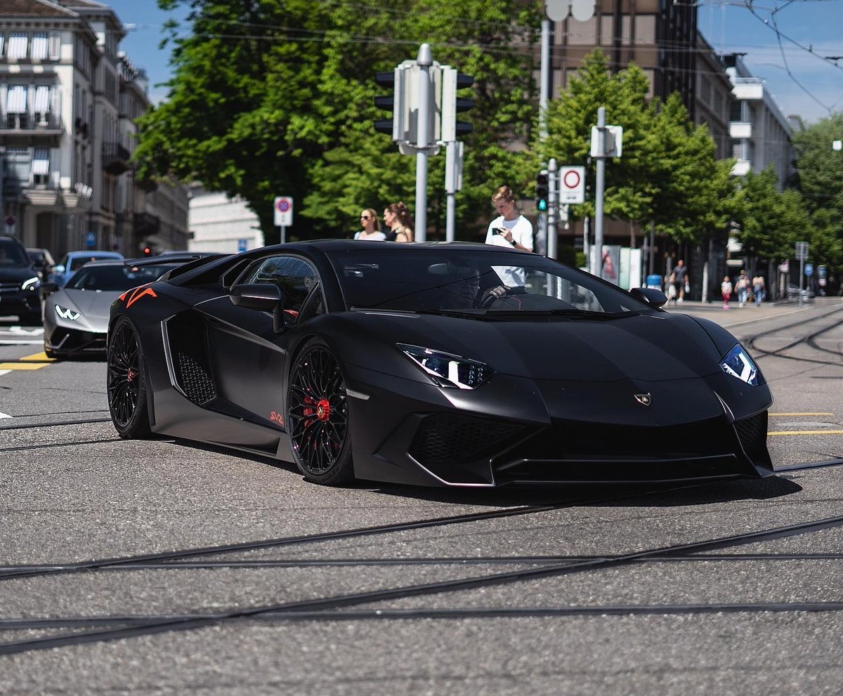DailyLamboTM's tweet photo. Stealthy 🐃 https://t.co/ThKrCju1WA