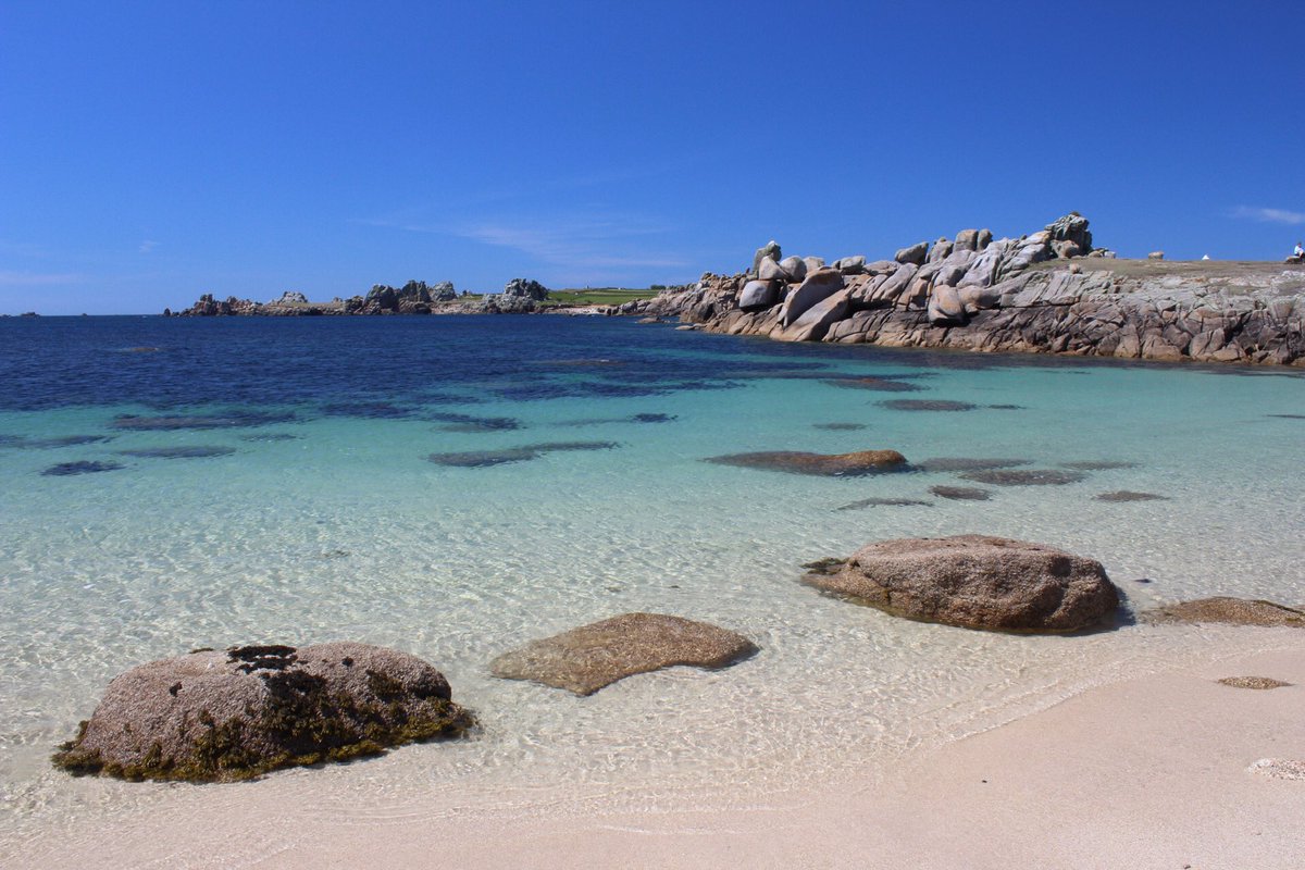 stagnesboating's tweet photo. Caribbean Sea today at Peraskin St Agnes Isles of Scilly @BBCCornwall @BBCSpotlight @visitIOS https://t.co/YA0FJn7ktH