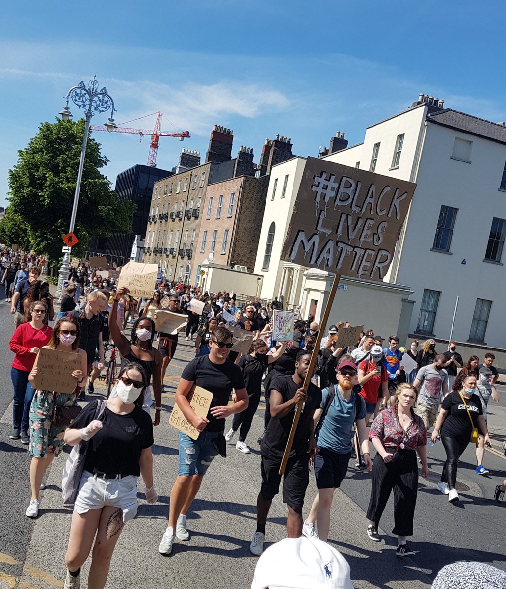 Back to today, this is the march crossing the canal at Baggot street, about half way to the US embassy