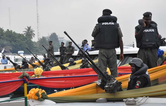 JamohBashir's tweet image. #SecurityisPriority. Kudos to @PoliceNG #RiversMarineDivision for Nabbing 17 Suspected Sea Pirates. You are crucial to our nation&apos;s maritime security architecture. Together with other agencies &amp;amp; int&apos;l partners we are sending a clear message against criminality on our waters🙏@IGP