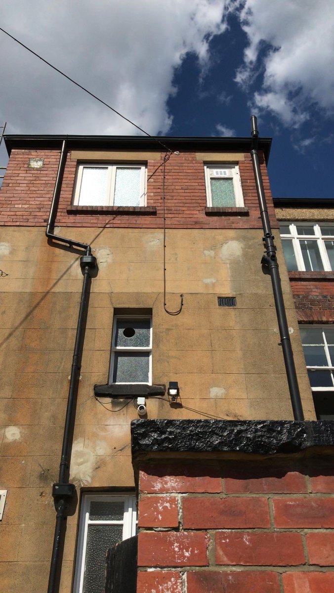 Cracking job for one of our teams today putting a fibre optic link in place with a new catenary link.