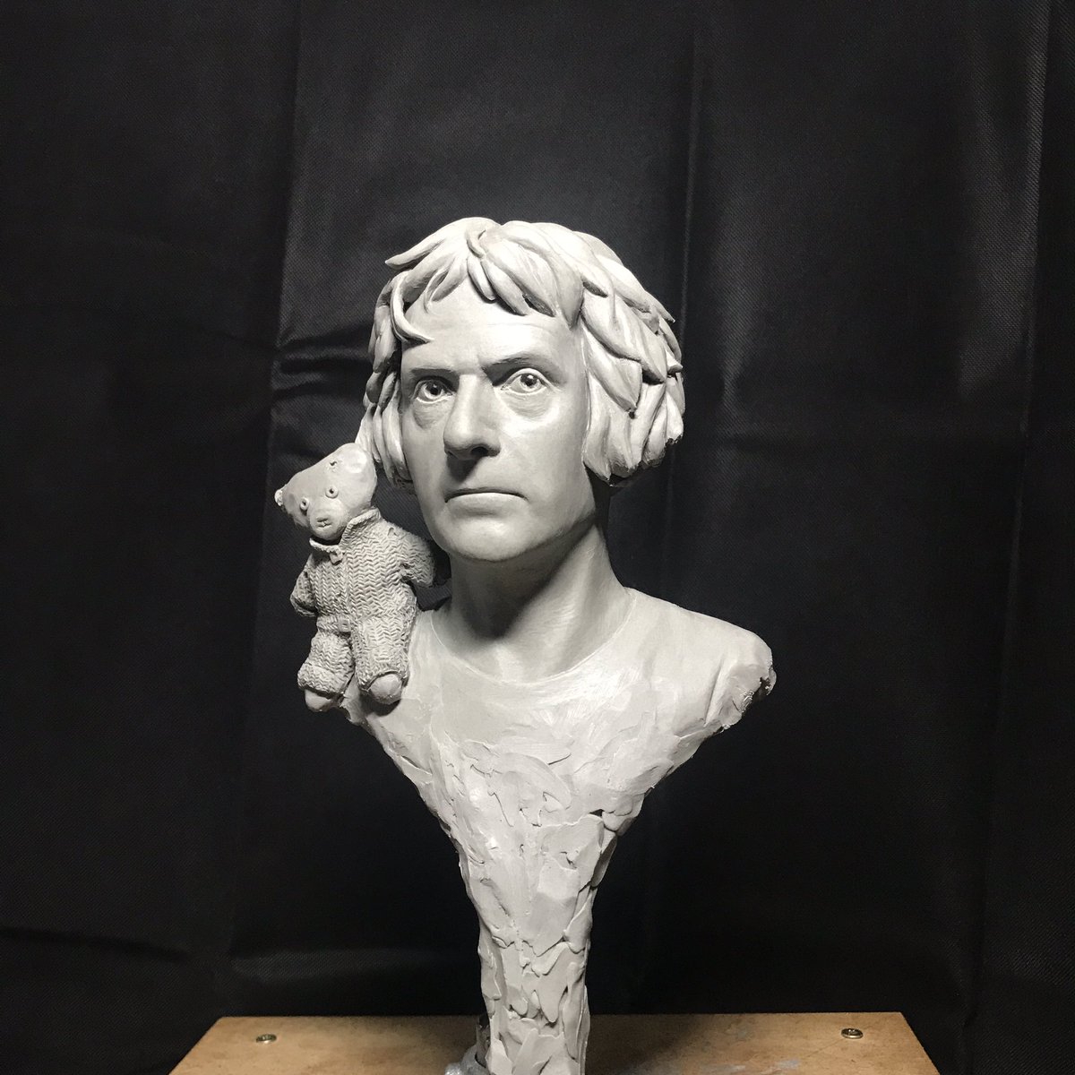 Farry_'s tweet image. My sculpture I made of Grayson and his beloved Alan Measles ☺️ please share, would love if he sees it! conorfarr.com #GraysonsArtClub @Alan_Measles #sculpture #art #artist @Channel4 #channel4 @Philippa_Perry @chriscollerton @JoeevansJoe @SwanFilmsTV #C4ArtClub