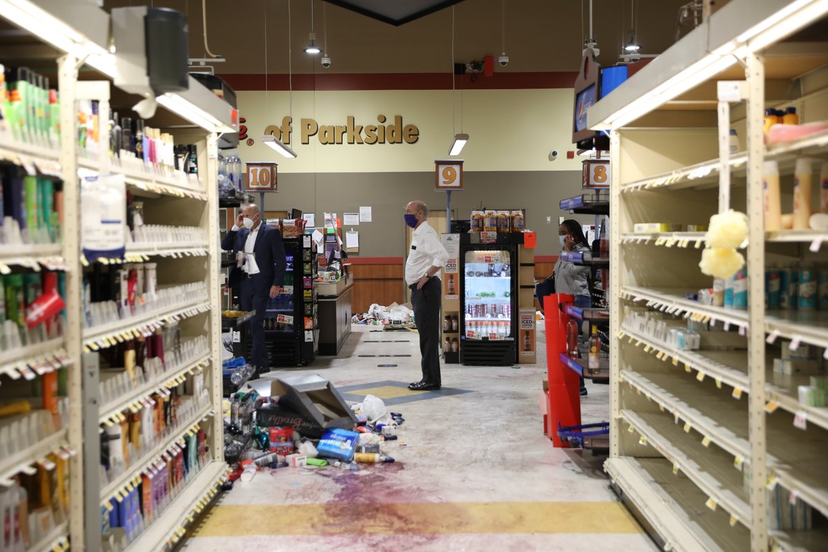 GovernorShapiro's tweet image. Taking in the damage at ShopRite on 52nd Street in Philadelphia with @RepDwightEvans, @SenHughesOffice, and business owners.
 
This is the result of riots and looting by people who took advantage of unrest over the weekend.