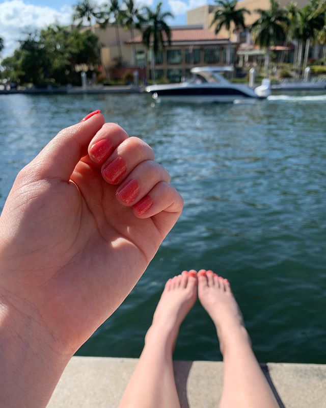 redcarpetmani's tweet image. A pop of orange to brighten your week! We are just loving this #dipmani done by @taunyseptember 🧡 #RedCarpetManicure #RCMBabes #manimonday #dipmanicure #diymani #athomemani