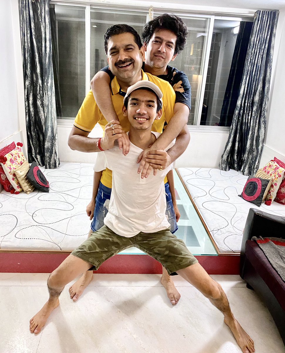 Anil Singhvi batting at 50 Not Out 😊

Blessings of mother, love of family n childhood friends, wishes from office colleagues and my extended family of all fans n friends is the real treasure I have earned over five decades🤗

Overwhelmed with the love n blessings. Gratitude🙏🙏