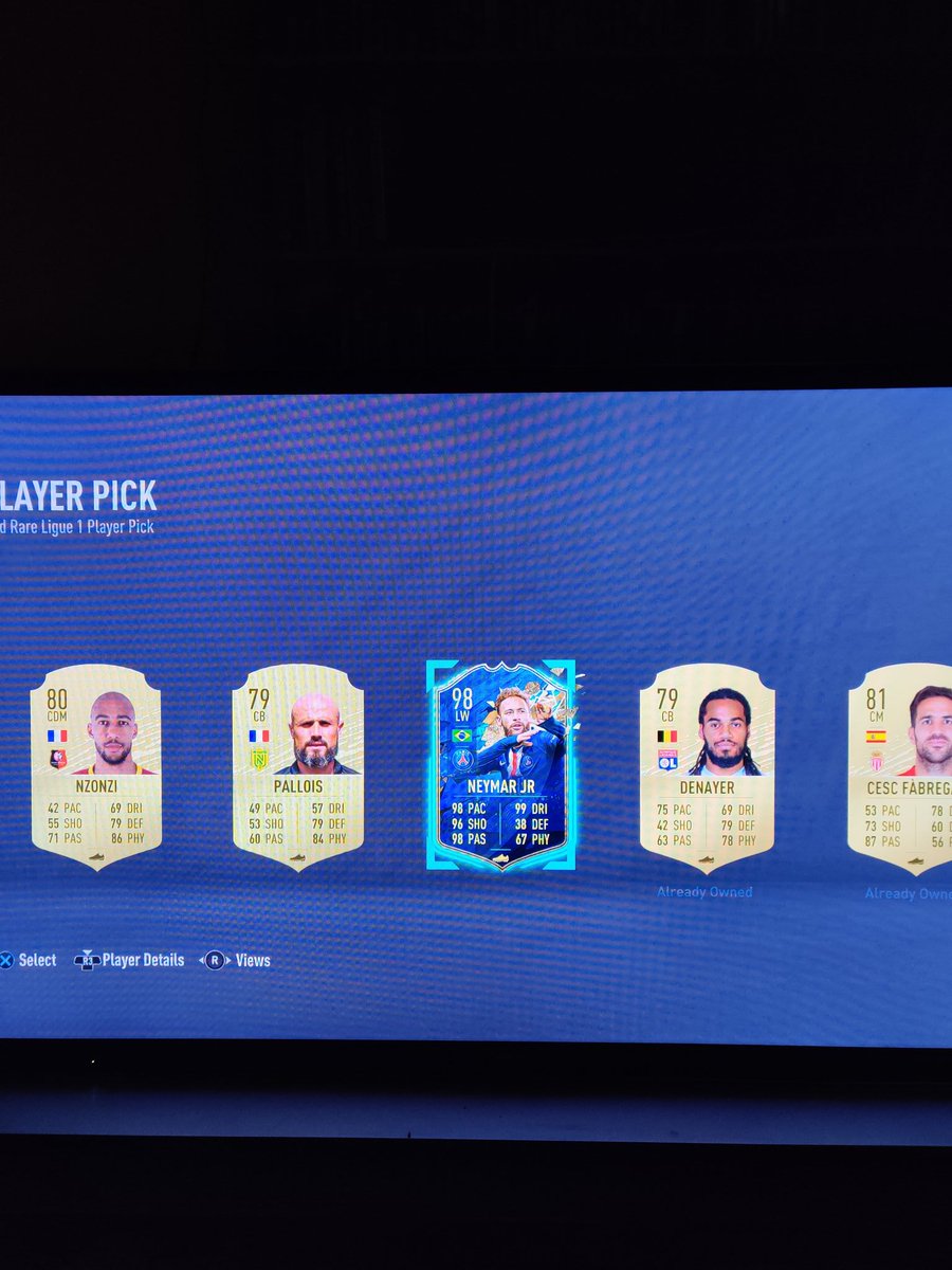 CheneryDrew's tweet photo. @RunTheFUTMarket Fodda fest then this pops up in player pick No 31 https://t.co/aHY9MbKz9D