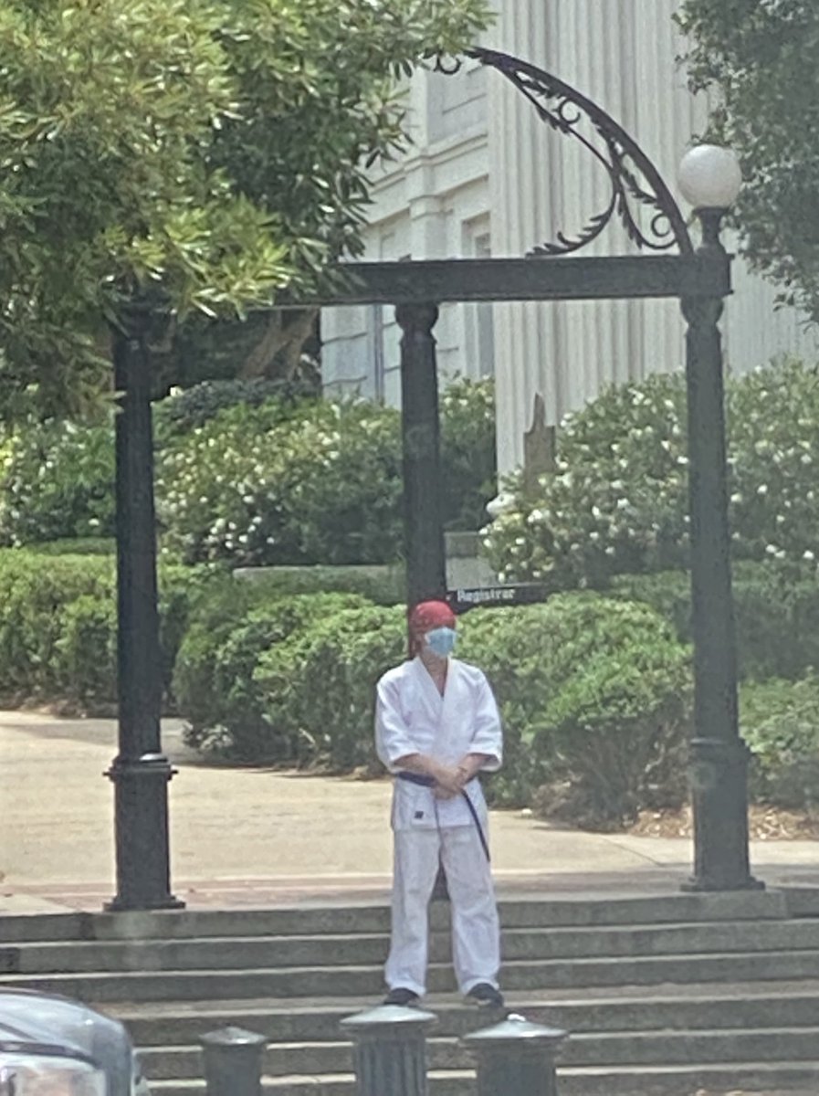 ReuseRecruiting's tweet photo. This one from the DawgVent at https://t.co/CEVYkHhhNl:
My man is rocking his full karate outfit WITH black belt and standing watch over those protesting near the Arch at #UGA.
Athens, Georgia, man... https://t.co/MSseoPVMFw