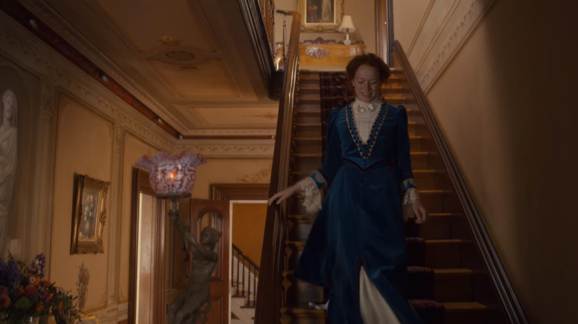 Queen Anne coming down the stairs at Aunt Jo's, looking stunning. #renewannewithane