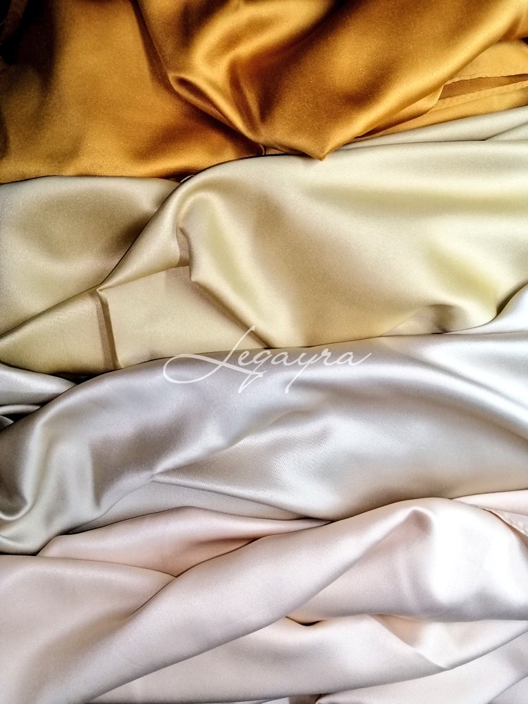 leqayrascarves's tweet photo. Serious la Matte Satin Shawl yg material best gila ni RM15 je?! 😱

Ye guys RM15 je! Murah sangat!! 😍😭 https://t.co/pwcJy464Yt