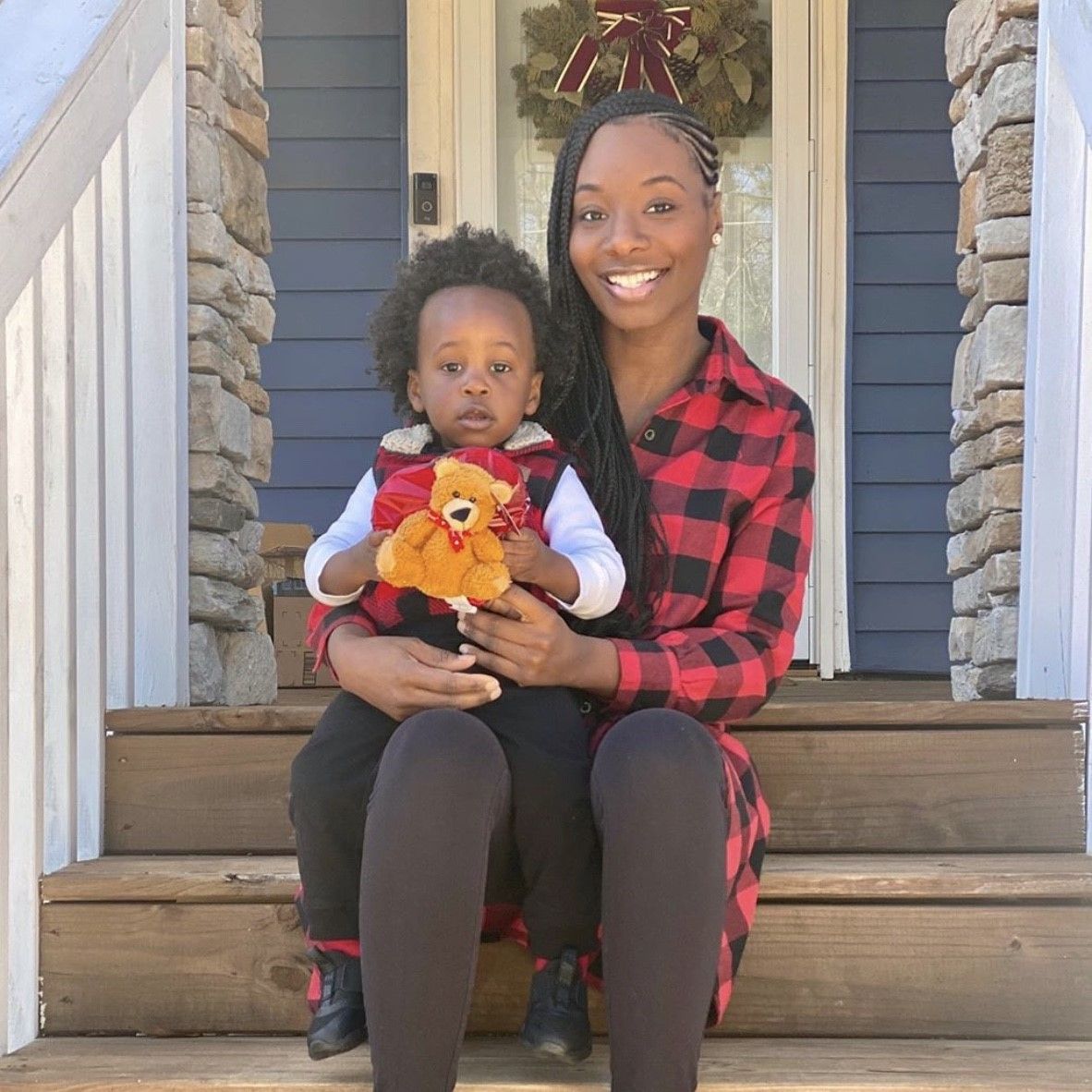 CuddleBright's tweet photo. This week's #CuddleBrightMom is Bethani, mom to little cutie, Dean! This busy mom is a naturalista pharmacist &amp; #travel blogger who shares words of wisdom, amazing travel pics, &amp; the never-ending cuteness of her little one! Check out her IG page (@flyandfro) to see more! #momlife https://t.co/xnLKpyEl7C