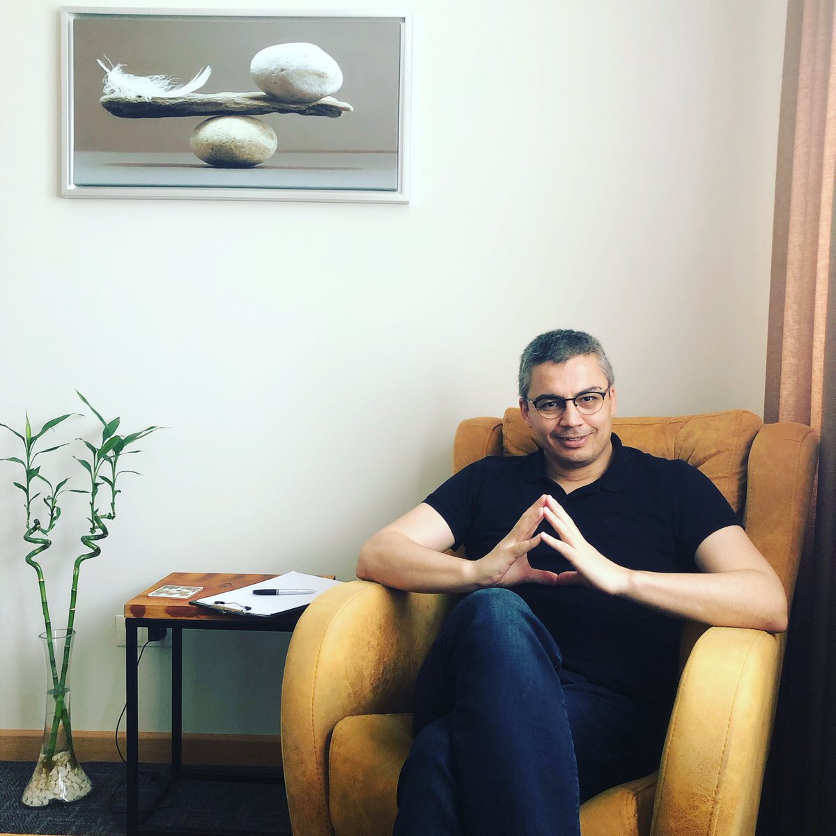 Yaşasın artık normalleşiyoruz :) Başlasın yeni bir hafta, yeni bir ay yeniden yüz yüze seanslar...  #psikoterapist #klinikpsikolog #feyzullahalpman