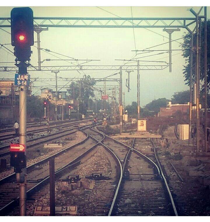 trainmanager_'s tweet photo. 🇮🇳Railways Track 🇮🇳

#StudentsWantKamalnathBack #hindustanibhau #Demons_Have_No_Rights #LobbyIncitesMuslims #1mSoonFoMrFaisu  #SharjeelOurLeader #MondayMotivation #mondaythoughts #DonaldTrump #Patanjali  #EktaKapoor https://t.co/rOemw5zi3K