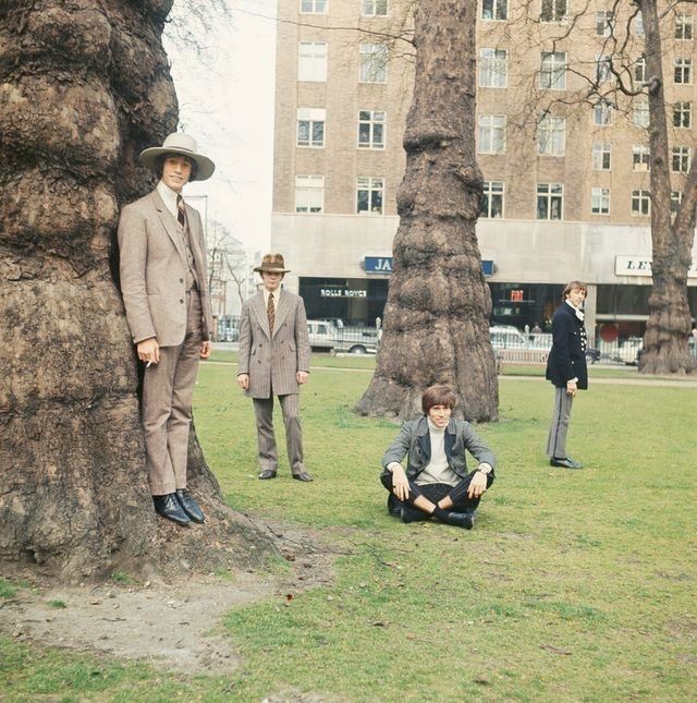 BeeGeesLove4649's tweet image. This is how #SocialDistancing is done. 
#BeeGees
#BeeGeesLove🎶