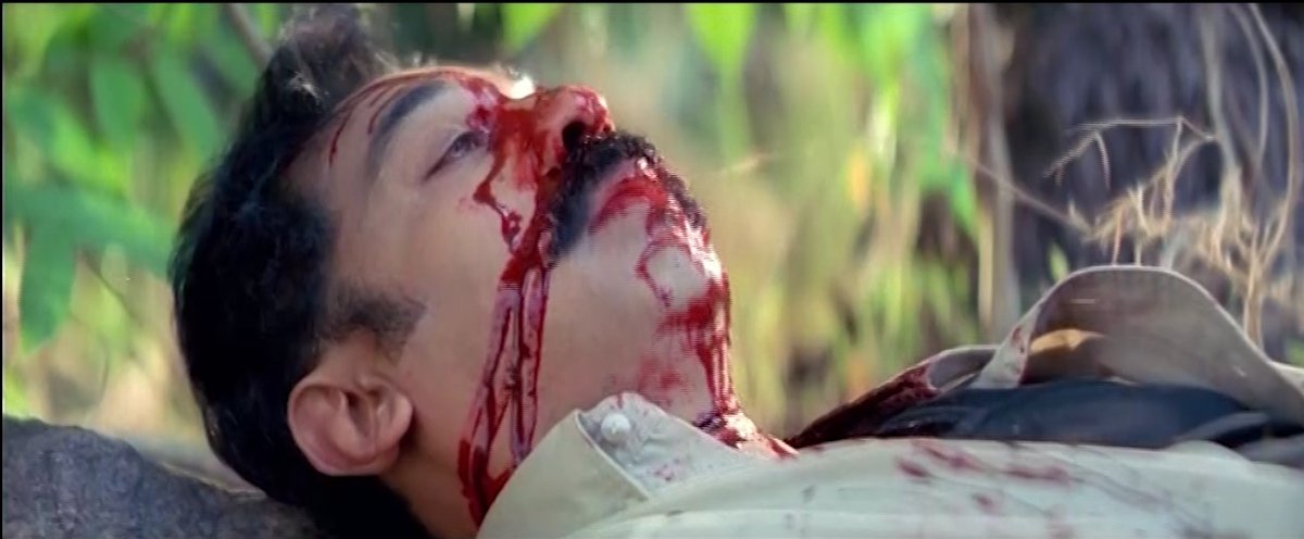  #AnbeSivam Nalla gets accident while saving his friend "Paun". From that accident,starts to believe Love Is God. Aras starts to believe God is Love while saving the boy named "Paun". Sister Vanessa takes part in both Nalla's and Aras' turning points of life.  #KamalHaasan