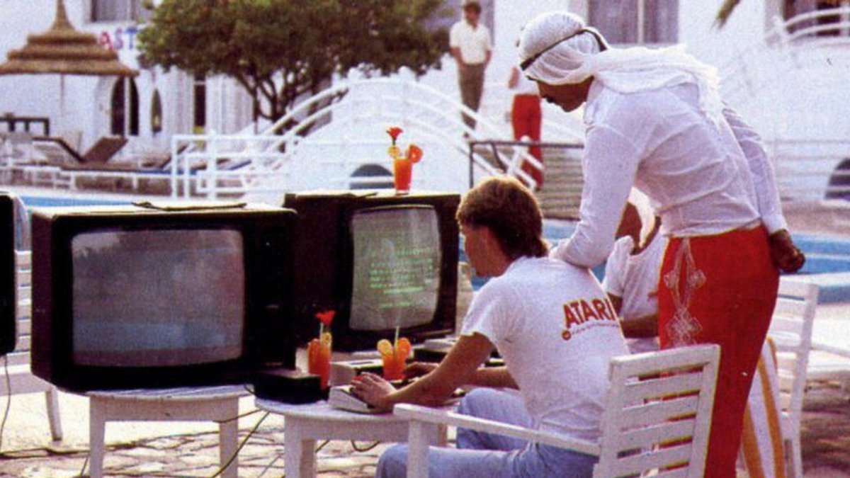 vsg_DE's tweet image. Der Beitrag "Sommer, Sonne, VC 20 – Computercamps in den 1980er Jahren" videospielgeschichten.de/sommer-sonne-v… wurde mit neuen Informationen (Text und Bild) von einem Zeitzeugen erweitert! ☺️ #computercamps #deutschland #1980er