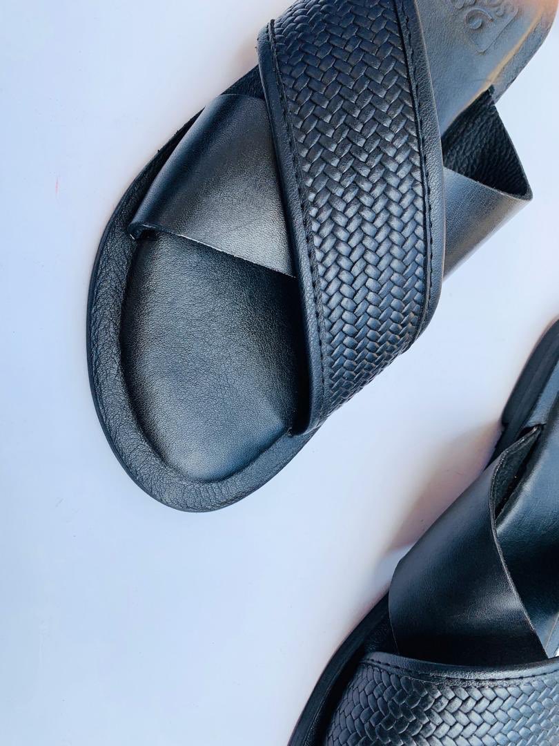 the98soles's tweet photo. Everyone definitely need a black footwear. 😁

This beautiful footwear goes for NGN 6500 (available in different sizes). 😍

Send us a dm to place an order and begin your “sole-lover” journey 🥳. 

#footwear #handmade #mybodymychoice #justiceforjennifer #lagos #madeinnigeria https://t.co/fUn581VPtx