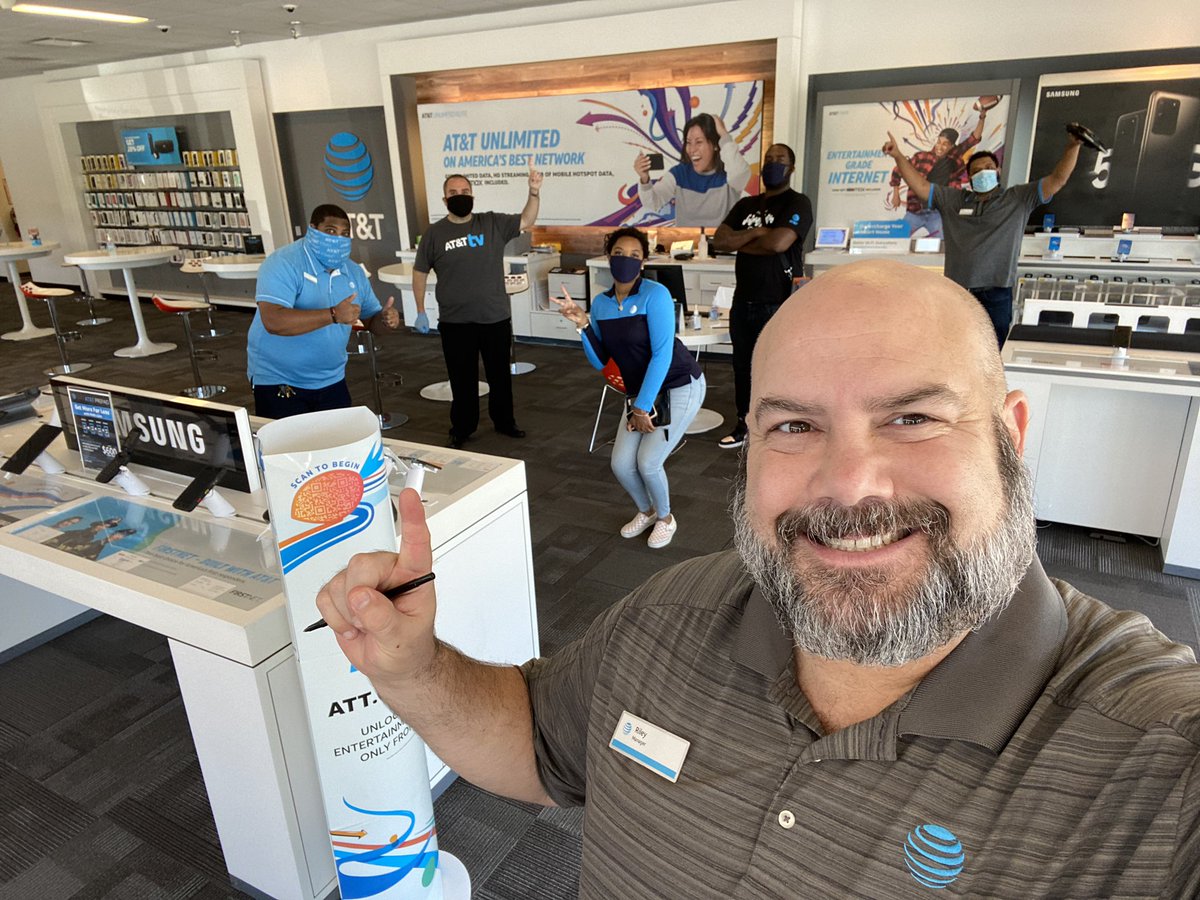 Adam stopping by to say Hello and check on his team.  #SpreadingTheLove #LifeAtATT #TheForce <a href="/ATT/">AT&T</a> <a href="/404girl/">Betsy Francis</a> <a href="/AdamMRagab/">Adam M. Ragab</a> <a href="/MarqRodgers/">Marq Rodgers</a> <a href="/Reggiestanford3/">Reginald Stanford</a> @PromenadePhill