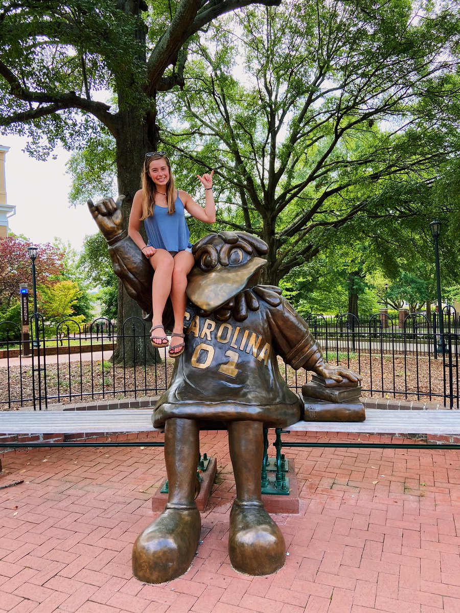 HHSHawkMedia's tweet photo. Meet Sophie Vota!

Sophie will be attending the University of South Carolina in the fall to major in Marine Science and minor in communications. She chose to study marine biology because it offers so many unique experiences and travel abroad opportunities. Sophie is excited to... https://t.co/5qSLeN7GAC
