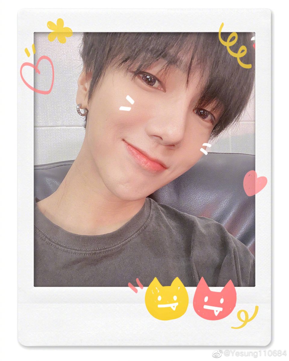 pyeehae's tweet photo. If I'm not wrong, Yesung didn't wish us last year and the fact that I still remember what happen last year really hurts ๐ญ so glad he's back as SNS KING ๐๐
#MyLoveYesung https://t.co/KMURzkmBzh