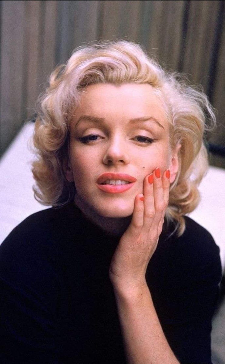 ImagenRetro's tweet photo. Un día como hoy pero de 1926 nació Norma Jeane Mortenson, mejor conocida como Marilyn Monroe, quien con el paso del tiempo se convertiría en un icono universal del siglo XX. #MarilynMonroe https://t.co/qGKAsEMO5i