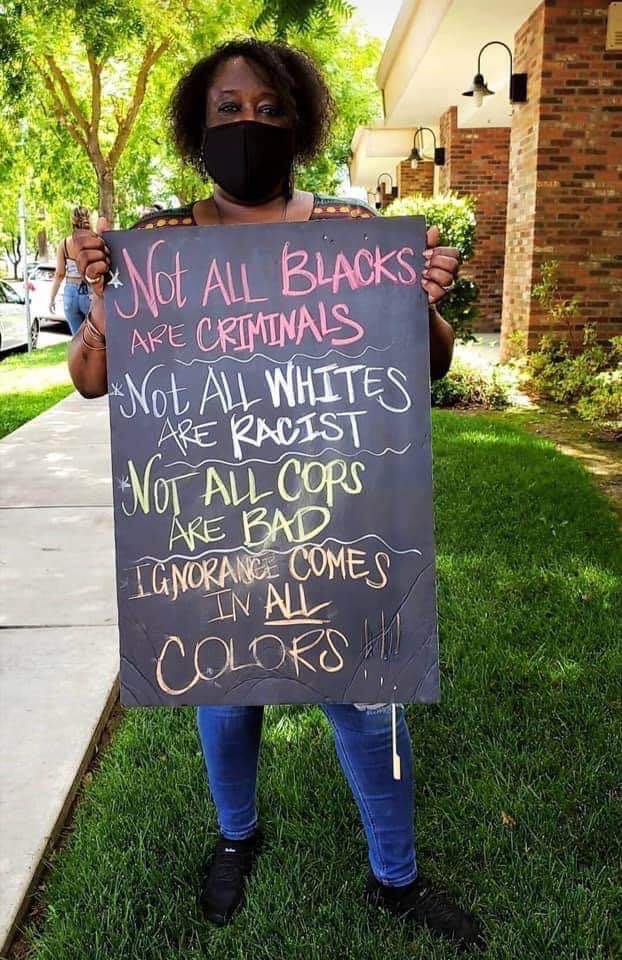 GehlawatSid's tweet image. On point!
Ignorance comes in all colors.

#ALLLIVESMATTER #ALLLIVESSHOULDMATTER
#BlackLivesMatter #GeorgeFlyod #Peace #KneelWithUs #kneelforfloyd #KNEELFORSOLIDARITY