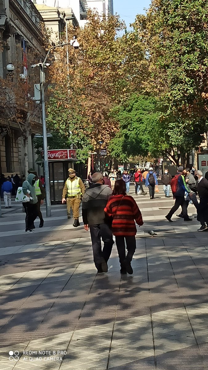 rafa_cavada's tweet photo. Paseo Ahumada con Huérfanos. Hoy. Cuarentena? https://t.co/30eItm6ggx