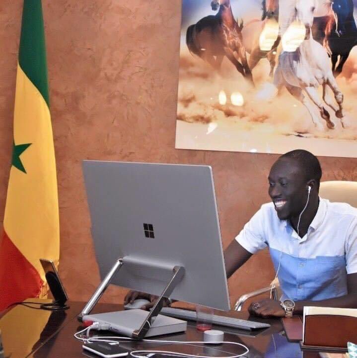 DiorSenegal's tweet photo. Il y a deux ans, le jeune sénégalais Saliou Thiam avait décelé une faille dans l’algorithme de Facebook. Le géant du web lui a remis une récompense de 3000€ soit 2 millions de Francs cfa. Les États africains devraient sérieusement miser sur les jeunes en leur ouvrant👇🏾👇🏾👇🏾 https://t.co/PocFafn9pY