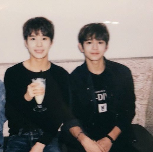christmasandme_'s tweet photo. เห้ย ทำไมไม่เคยเห็นรูปนี้เลยอะ
จะร้องไห้แล้วแม่ คิดถึงสุดหัวใจ https://t.co/FSCfyKDlCb