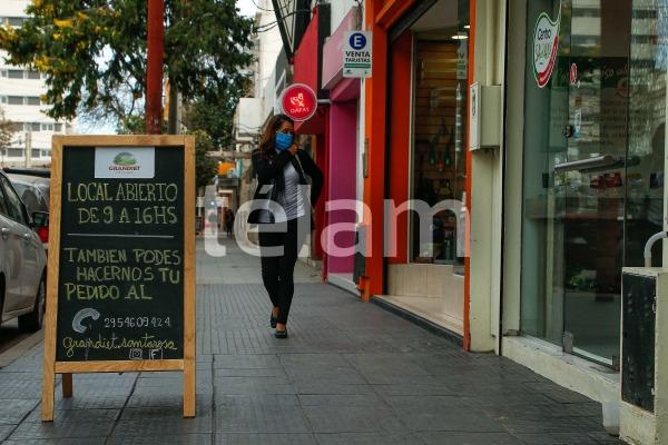 AgenciaTelam's tweet photo. 📸Galería | La Pampa comenzó la "fase 5" del aislamiento social, preventivo y obligatorio, luego de 54 días sin registrar contagios de coronavirus
https://t.co/dA0AETxpX6 https://t.co/EGnj3Ft0D9