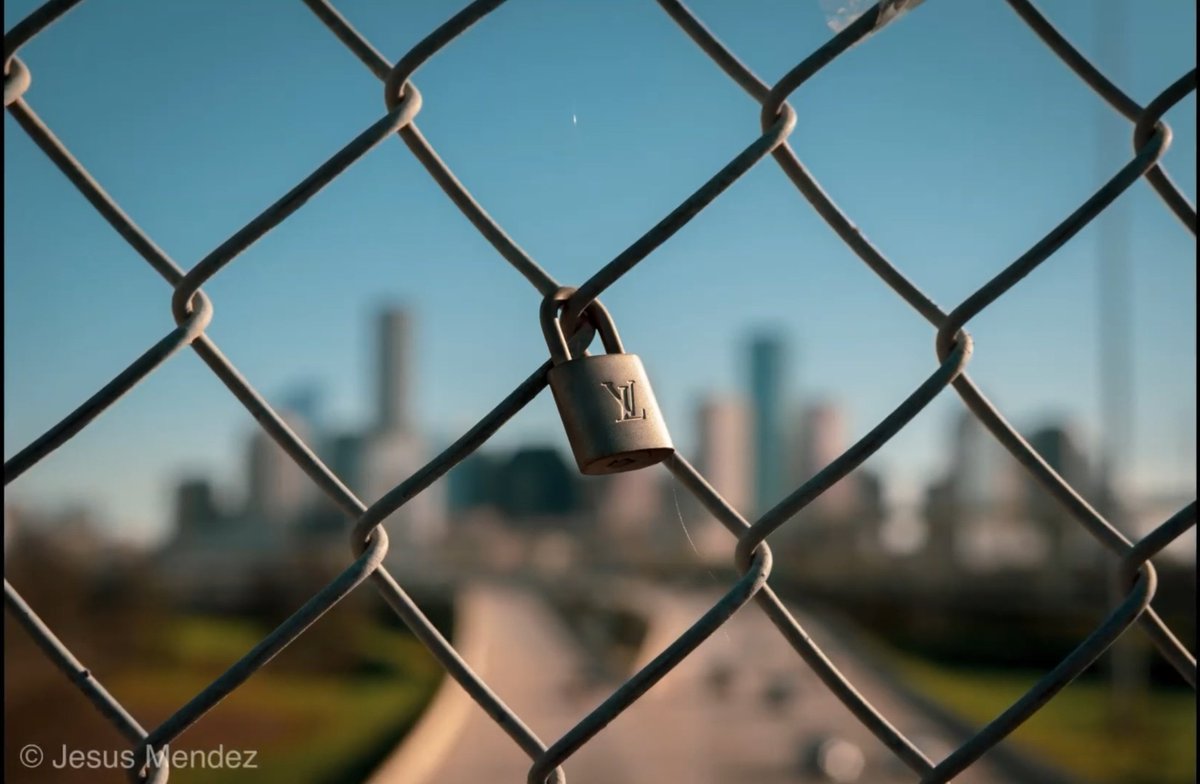northside_hs's tweet photo. Beautiful work!! Truly inspirational #StrongerThanCOVID19 narratives and impeccable talent from around the district! We are so proud of all Seniors and of course our very own Jesus M. for showcasing his journey! 📸🎓 #ClassOf2020 #NSPanthers 💜🐾
https://t.co/R8SOzN1zJf https://t.co/9cNyjMpu4U